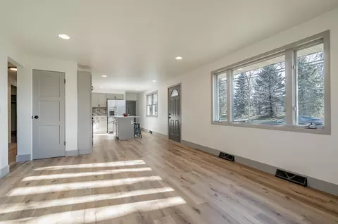 1002 W Capitol Dr, Appleton, WI 54914 photo 7