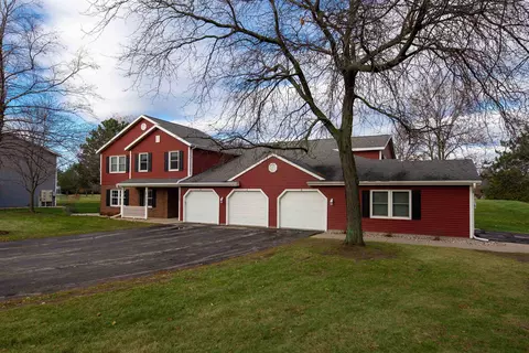 2500 Village Ln #A, Oshkosh, WI 54904