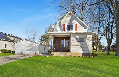 1406 Nassau St, New London, WI 54961