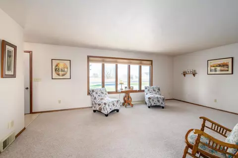 4300 N Mayflower Dr, Appleton, WI 54913 photo 8