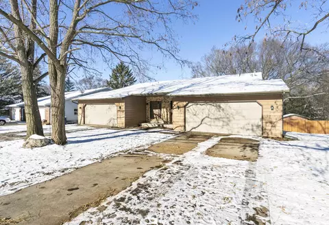 2905 Humboldt Rd, Green Bay, WI 54311