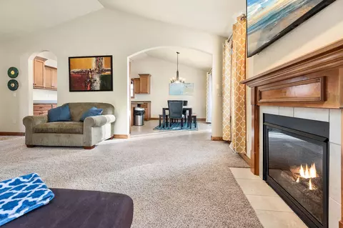 4133 E Braeburn Dr, Appleton, WI 54913 photo 8