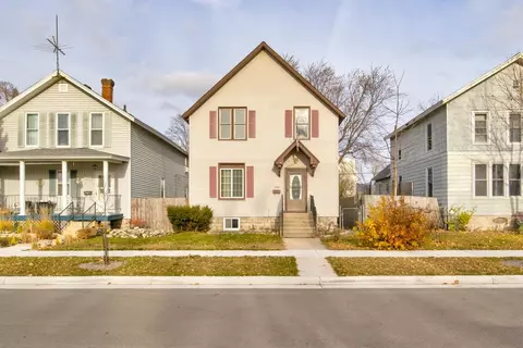 1362 Merryman St, Marinette, WI 54143