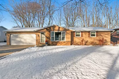 1310 Dancing Dunes Dr, Green Bay, WI 54313