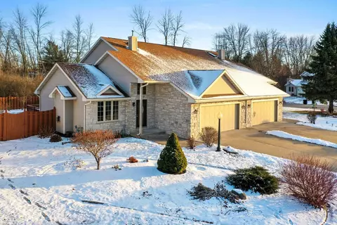 1046 Melody Dr, Green Bay, WI 54303