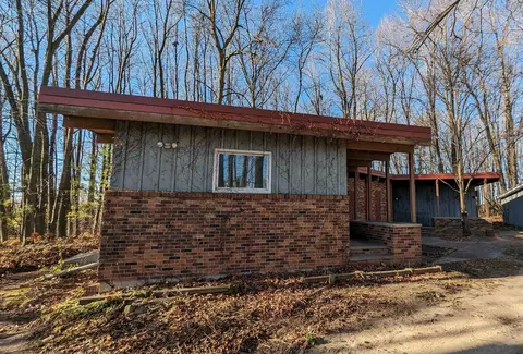 2699 Wrenwood Ln, Neenah, WI 54956