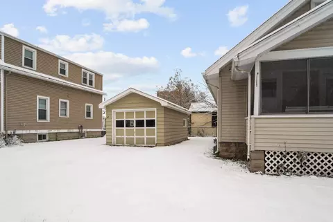 1403 S Jefferson St, Appleton, WI 54915 photo 2