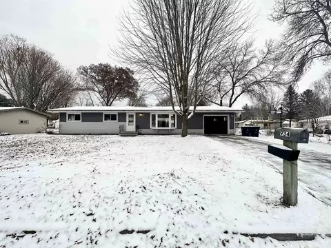 934 S Cleveland St, Shawano, WI 54166