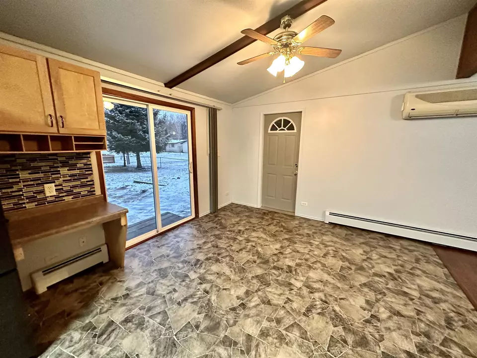 934 S Cleveland St, Shawano, WI 54166 photo 4