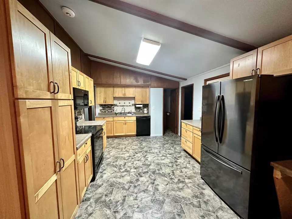  934 S Cleveland St, Shawano, WI 54166 photo 2