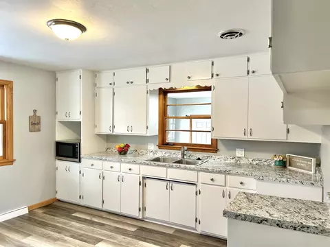 2206 S Gladys Ave, Appleton, WI 54915 photo 11