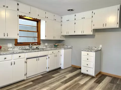 2206 S Gladys Ave, Appleton, WI 54915 photo 13