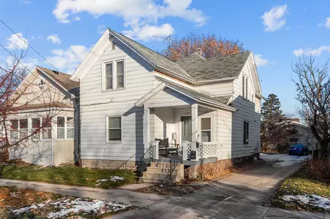 616 School Ave, Oshkosh, WI 54901