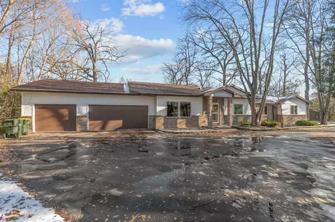 3812 Red Oak Ct, Oshkosh, WI 54902