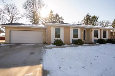 1325 Kensington Ave, Oshkosh, WI 54902