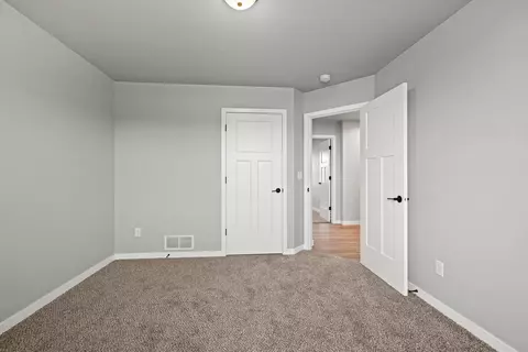 566 Emerald Isle Ct, Wrightstown, WI 54180 photo 17