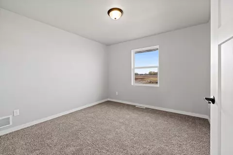 566 Emerald Isle Ct, Wrightstown, WI 54180 photo 18
