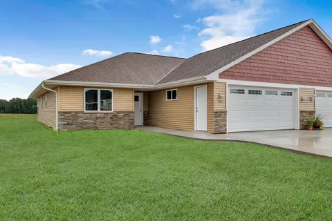 529 Summer Dr, Brillion, WI 54110
