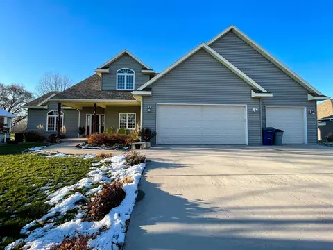 1773 Creek Vu Dr, North Fond Du Lac, WI 54937