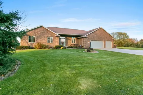 2562 Rebecca Ann Dr, New Franken, WI 54229