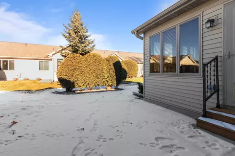 6 Penbrook Cir, Appleton, WI 54913 photo 3