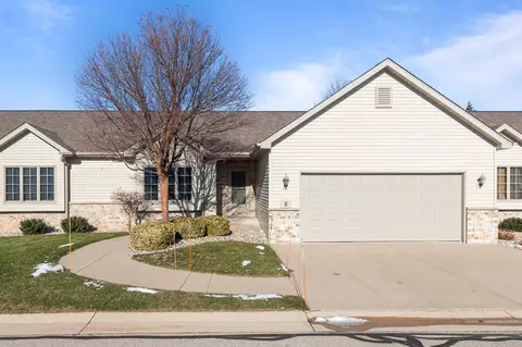 6 Penbrook Cir, Appleton, WI 54913