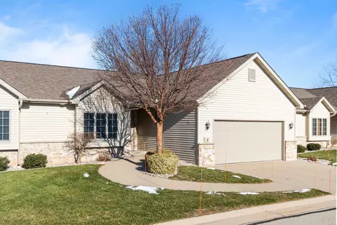 6 Penbrook Cir, Appleton, WI 54913 photo 2
