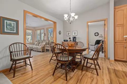 6 Penbrook Cir, Appleton, WI 54913 photo 9