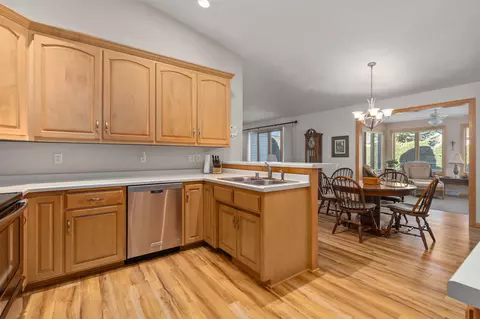 6 Penbrook Cir, Appleton, WI 54913 photo 12