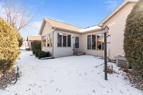 6 Penbrook Cir, Appleton, WI 54913 photo 5