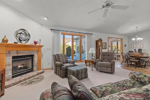 6 Penbrook Cir, Appleton, WI 54913 photo 14