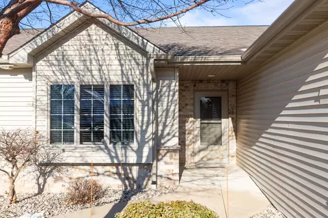 6 Penbrook Cir, Appleton, WI 54913 photo 4