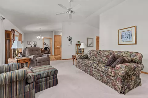 6 Penbrook Cir, Appleton, WI 54913 photo 15