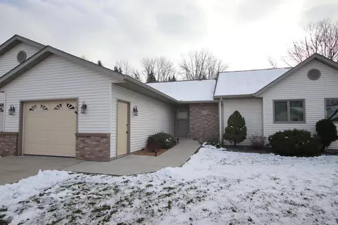 22 Riverside Ct, Fond Du Lac, WI 54935