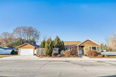 565 Caldwell Ave, Oconto Falls, WI 54154