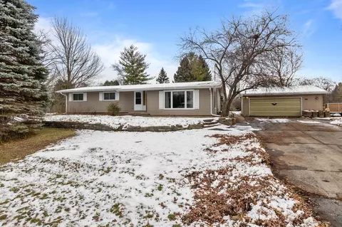1981 Mary Ln, Neenah, WI 54956