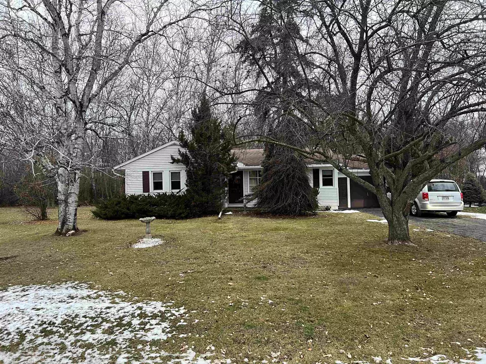 465 Fisk Ave, Oshkosh, WI 54902 8 Photos Movoto