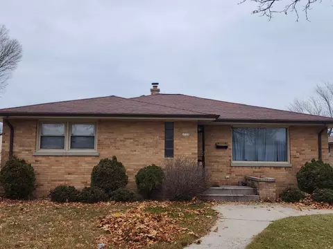 2735 Henry St, Sheboygan, WI 53081