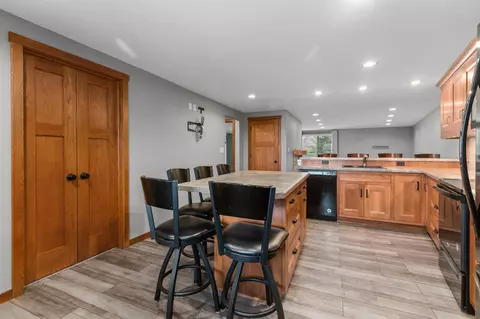 1001 S Oneida St #2F, Appleton, WI 54915 photo 9