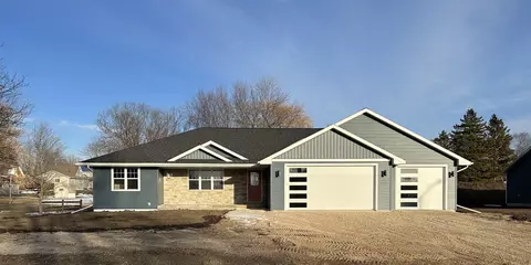 14625 Ferndale Ct, Maribel, WI 54227