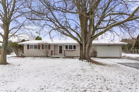 1202 N Green Grove Rd, Appleton, WI 54911