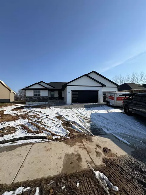 1588 Marie Ln, Green Bay, WI 54313