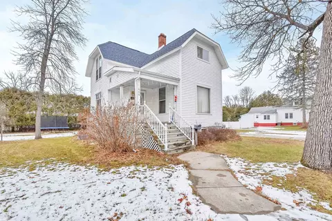 405 Jefferson St, Oconto, WI 54153