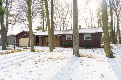 246 Chicago St, Pulaski, WI 54162