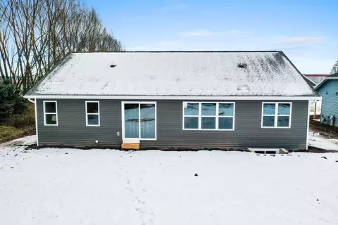Exterior - 136 Golf Course Dr, Wrightstown, WI 54180 photo 2 of 2