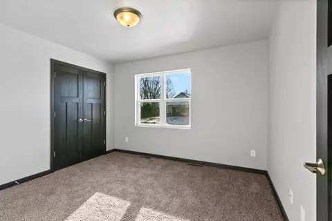 Bedroom - 136 Golf Course Dr, Wrightstown, WI 54180 photo 4 of 4