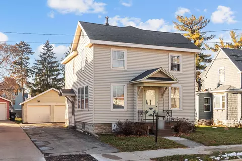 547 Pleasant St, Oshkosh, WI 54901