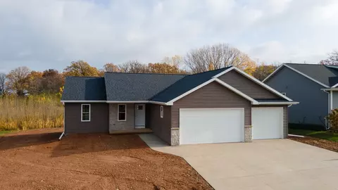 1300 Greyhound St, Kaukauna, WI 54130
