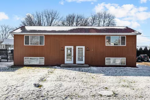 1050 Bartlein Ct, Menasha, WI 54952