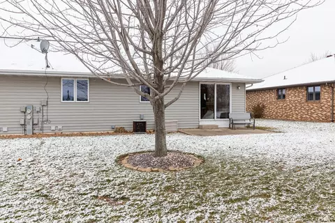 3658 N Wayman Ct, Appleton, WI 54914 photo 2